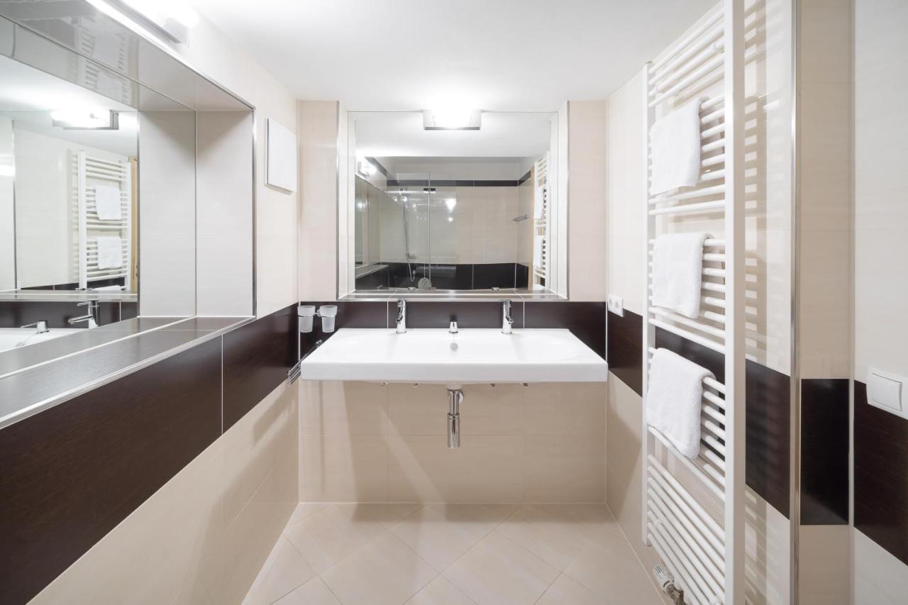Bohemia Apartments การ์กเอลเลิน ภายนอก รูปภาพ