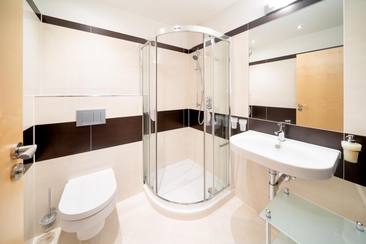 Bohemia Apartments การ์กเอลเลิน ภายนอก รูปภาพ